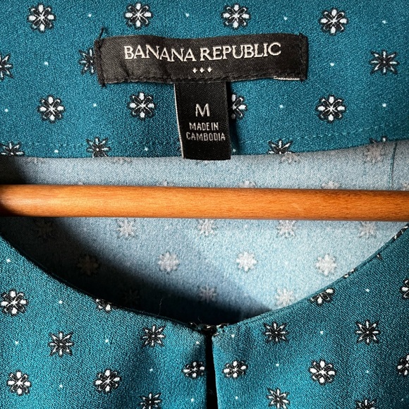 Banana Republic s/s Blouse (M) - Picture 3 of 6